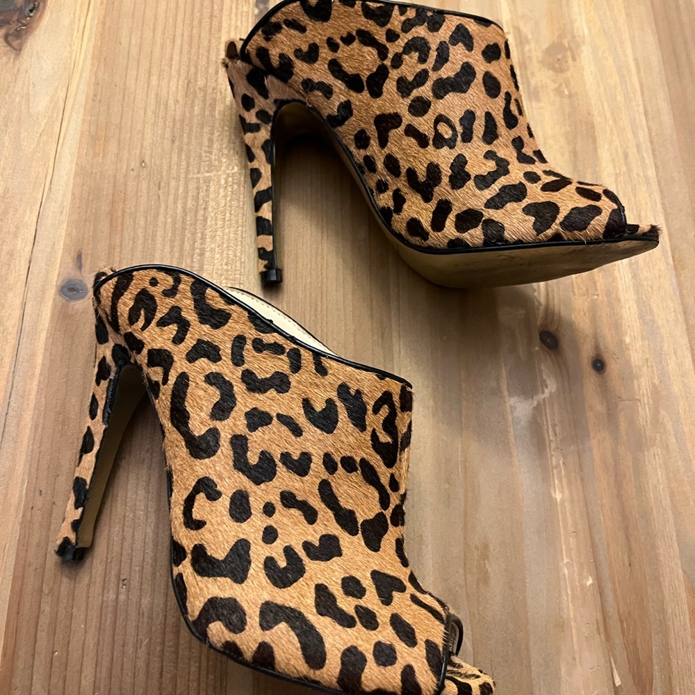 Chinese Laundry Lucky Leopard Pony Fur Tan Mules